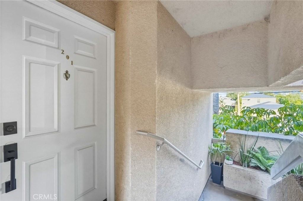 333 W Alameda Ave #201 - Photo 4 of 37