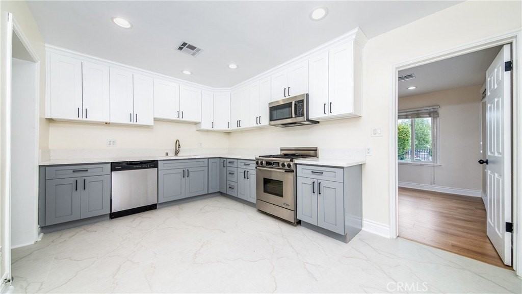 6443 Agnes Ave - Photo 4 of 16