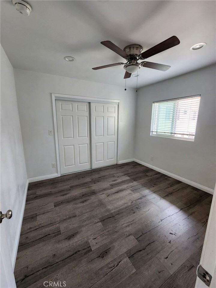 1524 S Van Ness Ave #3 - Photo 6 of 8
