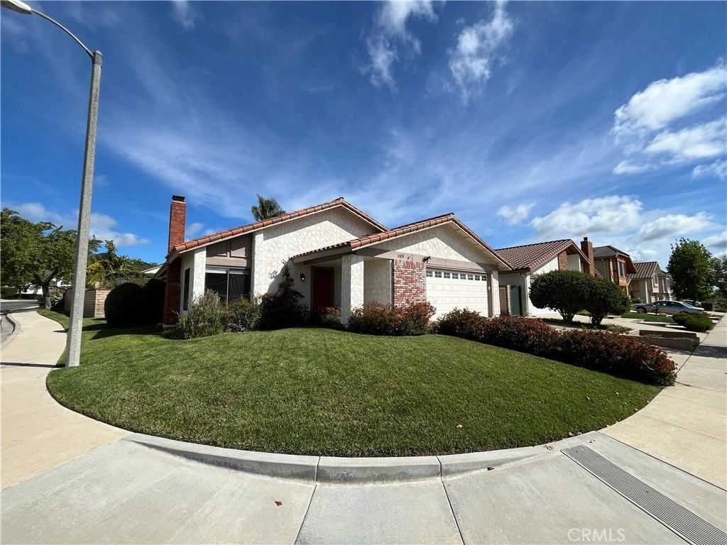 489 Knollwood Dr