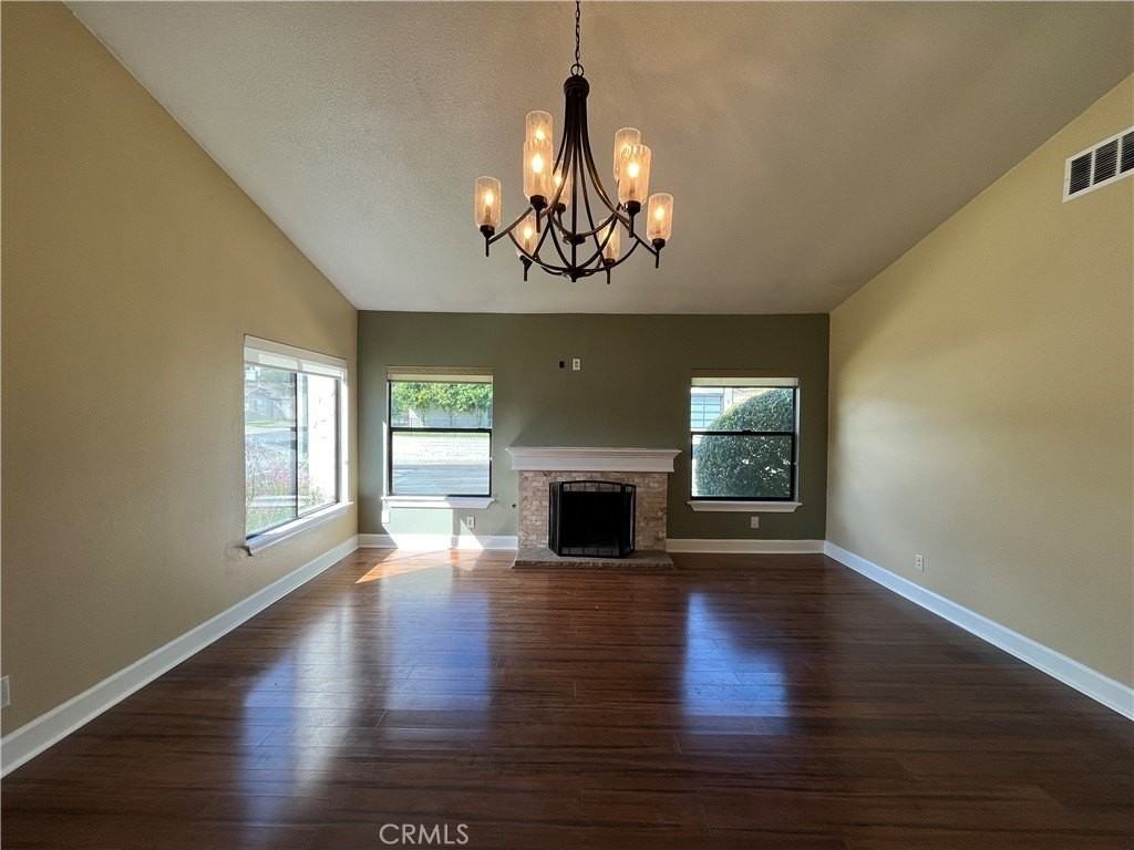 489 Knollwood Dr - Photo 3 of 16