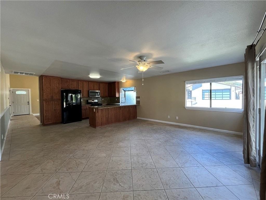 489 Knollwood Dr - Photo 4 of 16