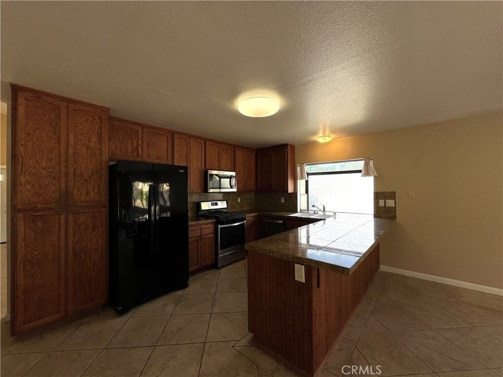 489 Knollwood Dr - Photo 5 of 16