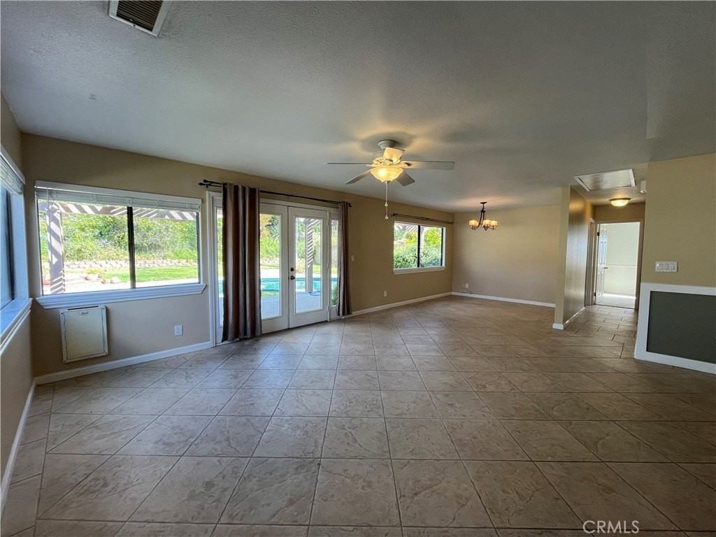 489 Knollwood Dr - Photo 6 of 16