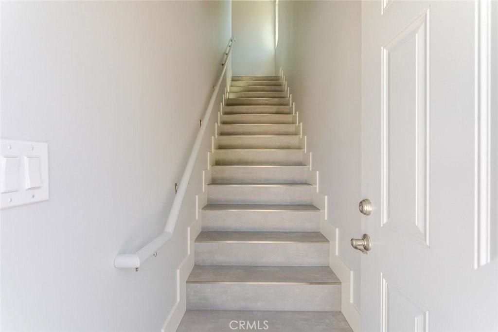 13768 Judd St - Photo 6 of 28