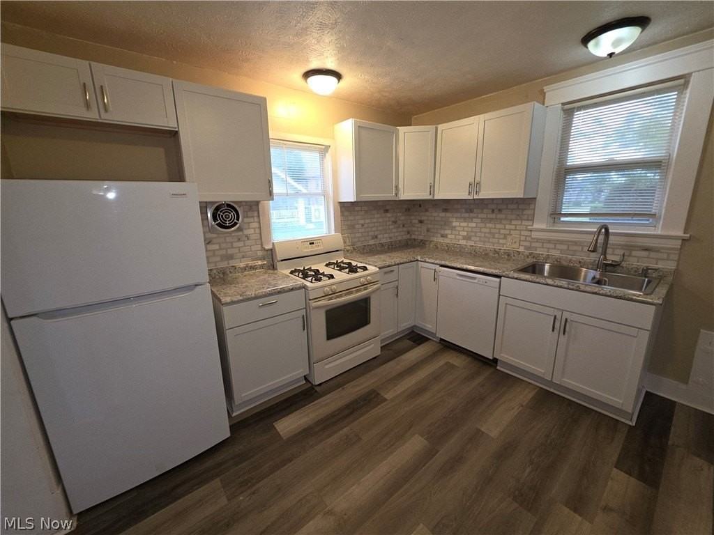 2805 Lexington Ave - Photo 2 of 14