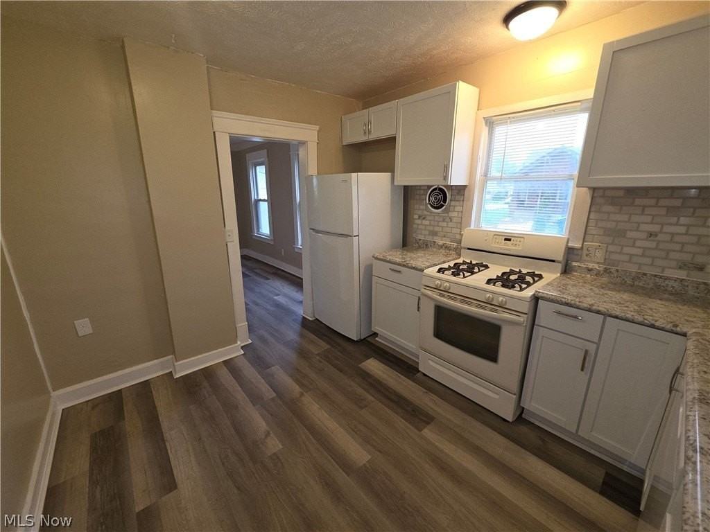 2805 Lexington Ave - Photo 3 of 14