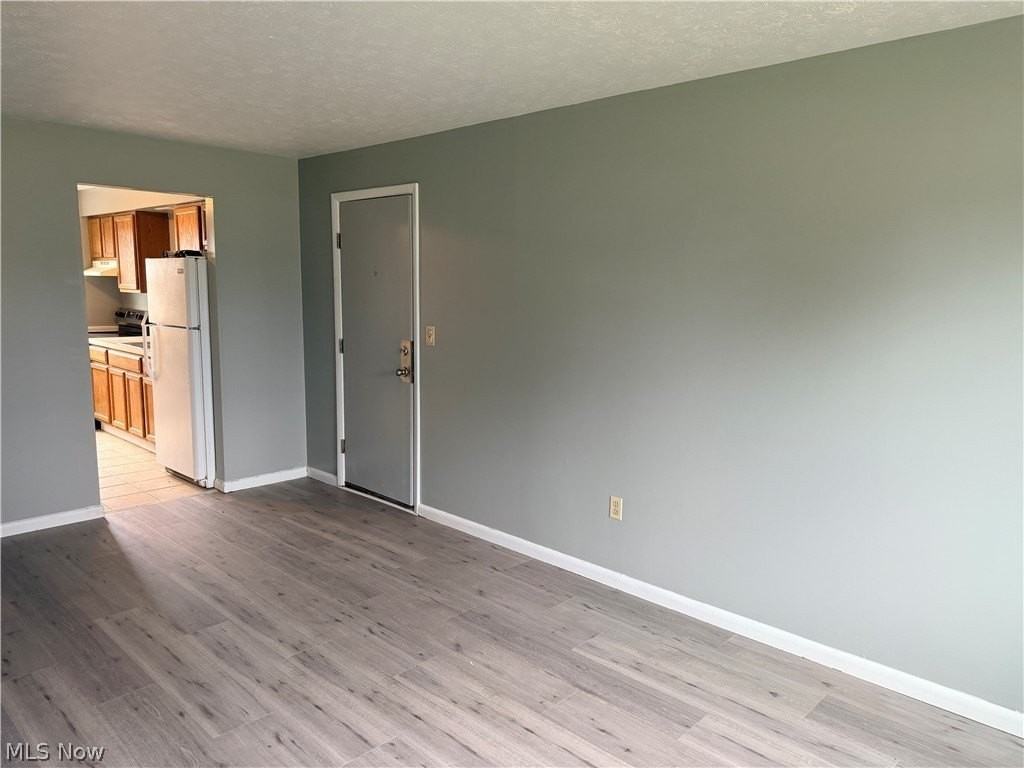 929 Cook Ave #1 - Photo 3 of 13