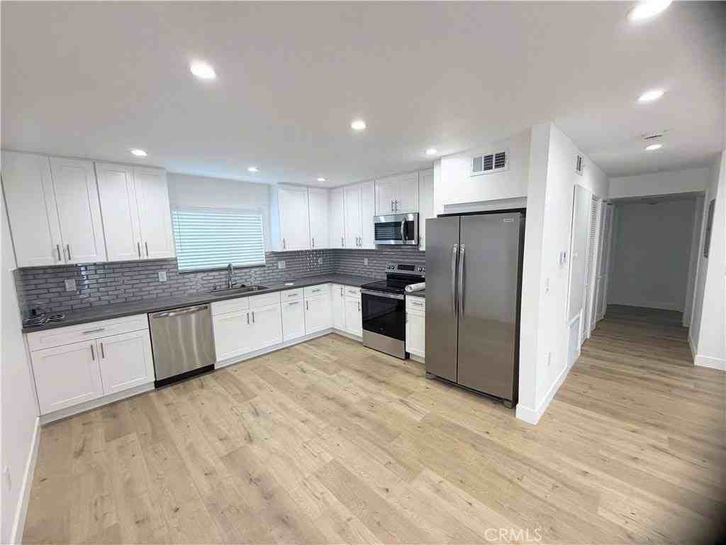 6709 Denny Ave #1-2 - Photo 4 of 14