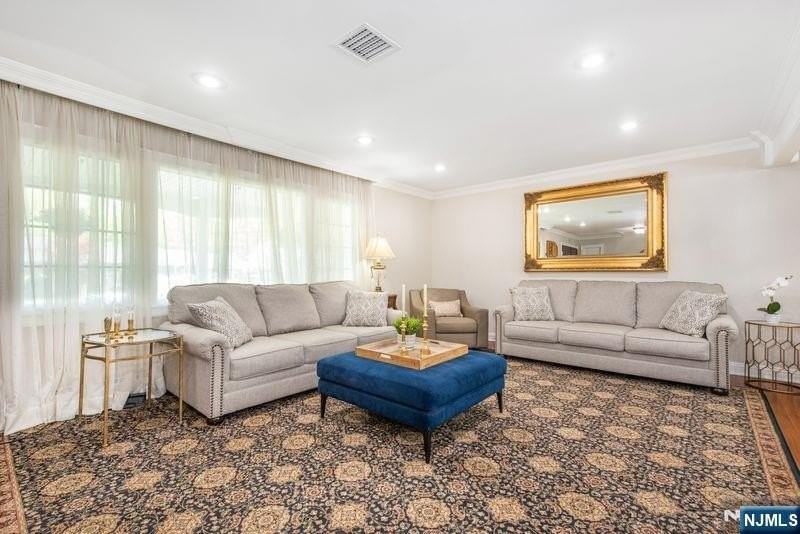 681 Glendale Rd - Photo 5 of 33