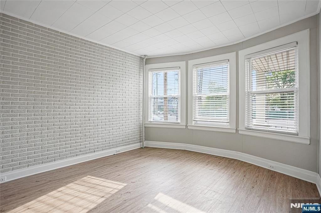 608 Washington Ave - Photo 4 of 23