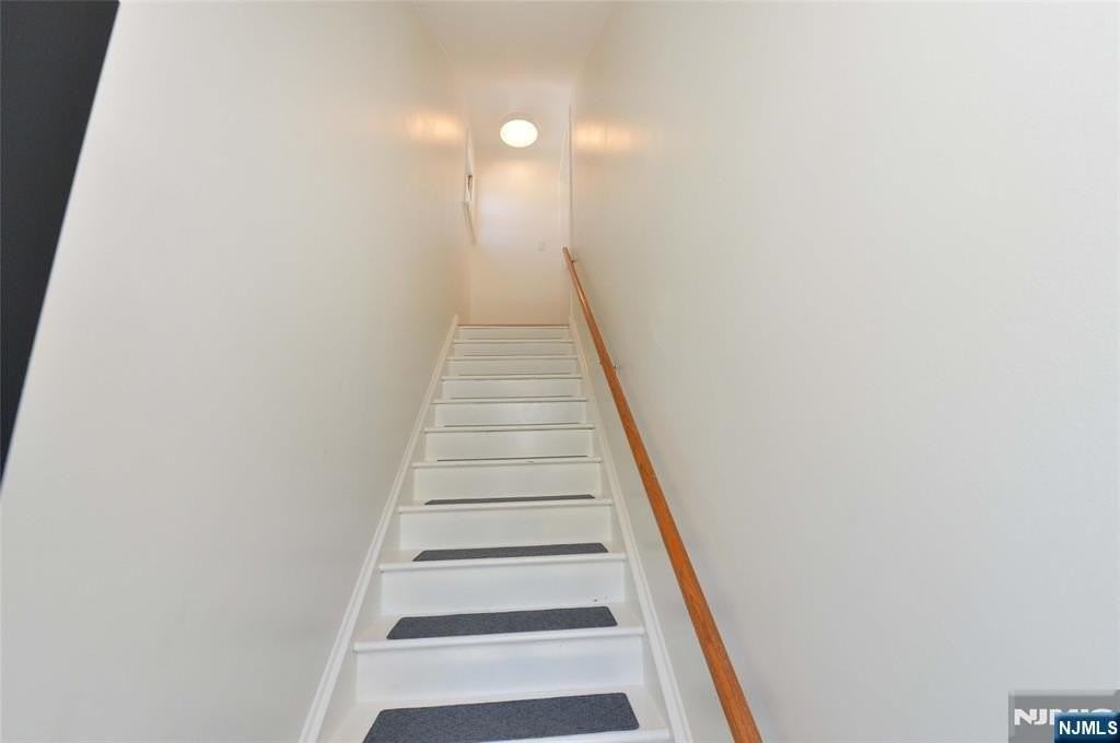 244 Van Winkle Ave - Photo 3 of 18