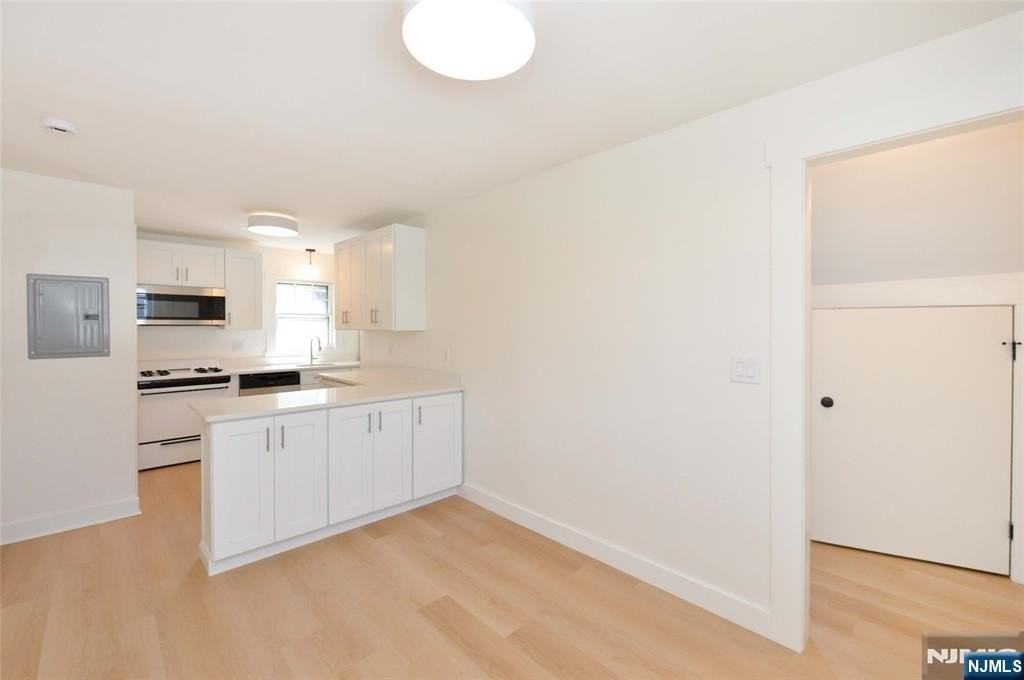 244 Van Winkle Ave - Photo 5 of 18