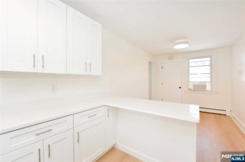 244 Van Winkle Ave - Photo 7 of 18