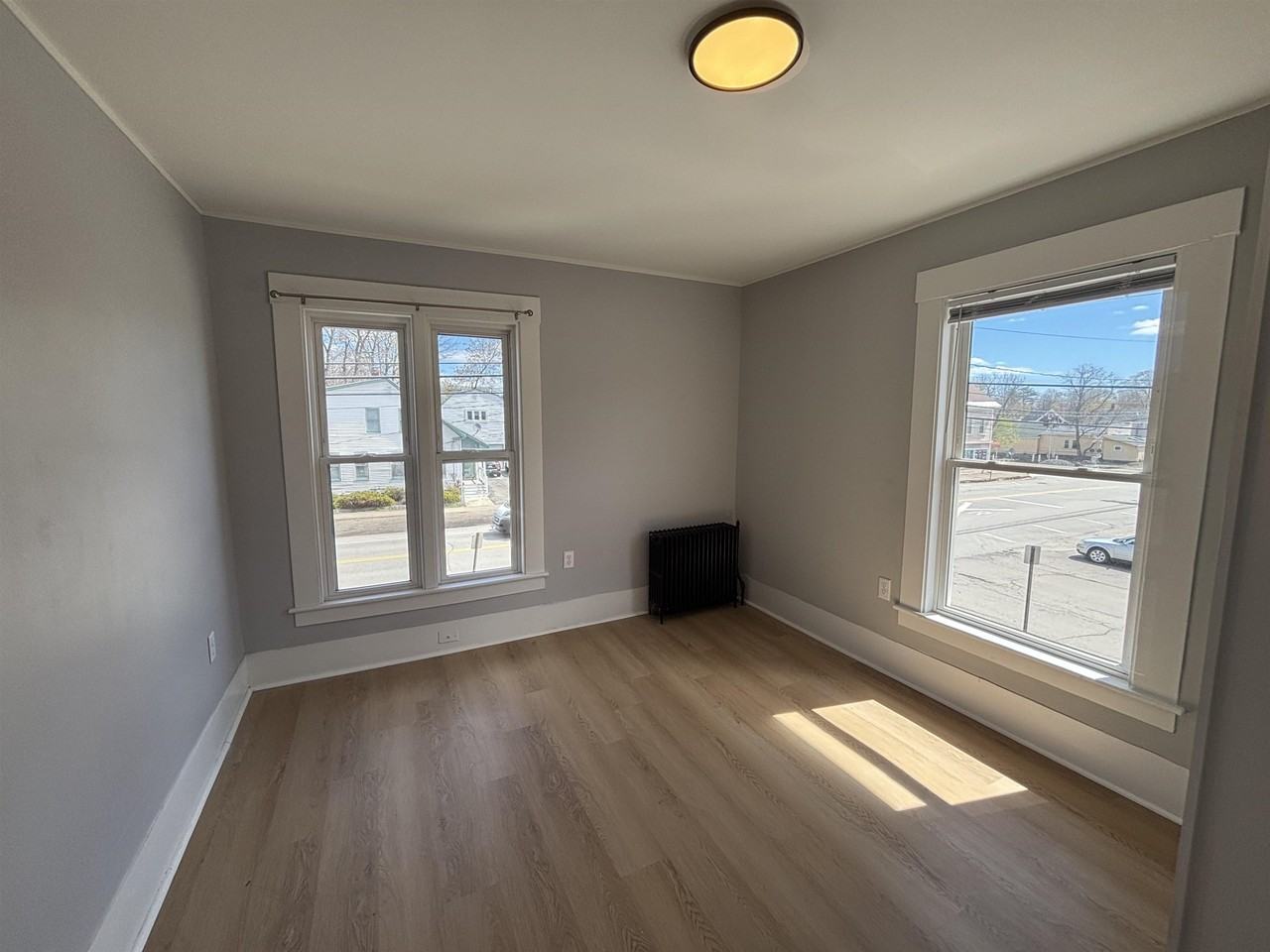 162 Front St - Photo 3 of 11