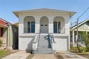 featured image of 4109 Clematis St
