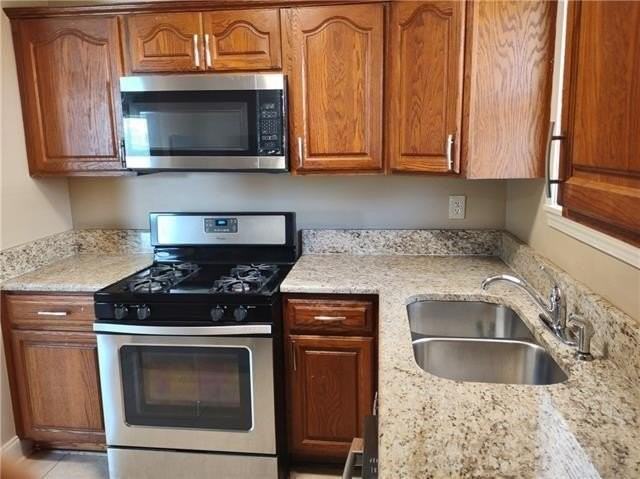 3611 Arizona Ave - Photo 4 of 15