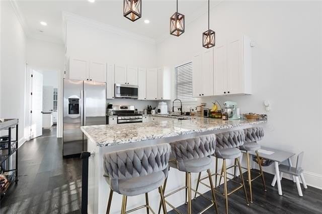 639 Richard St - Photo 5 of 12