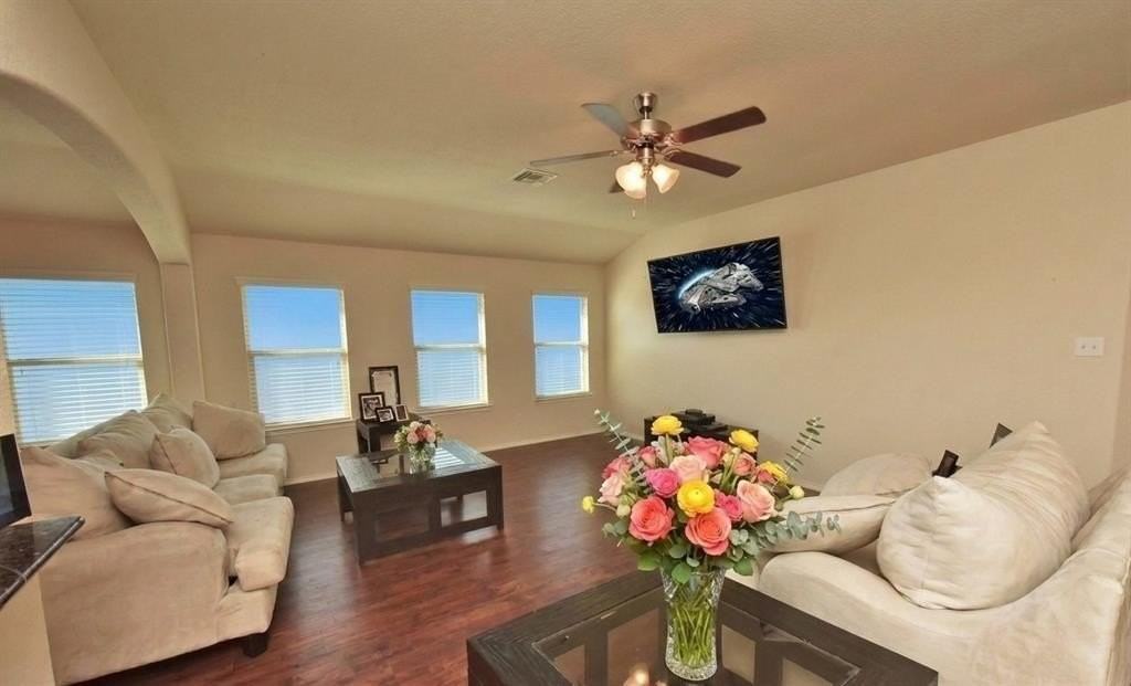 3217 Jackal Dr - Photo 3 of 39