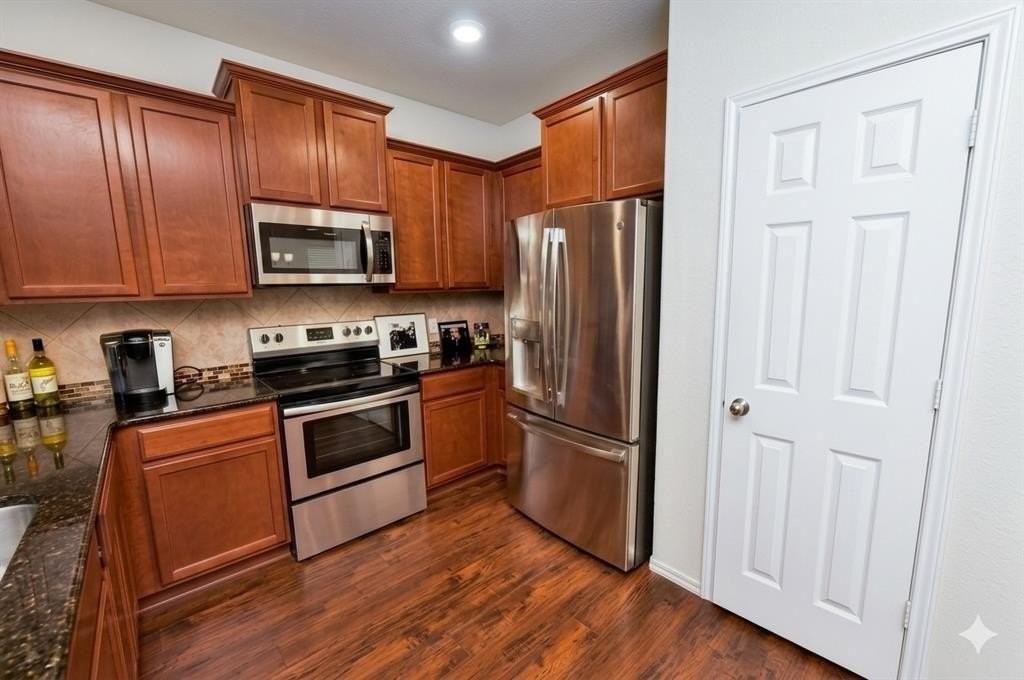 3217 Jackal Dr - Photo 5 of 39