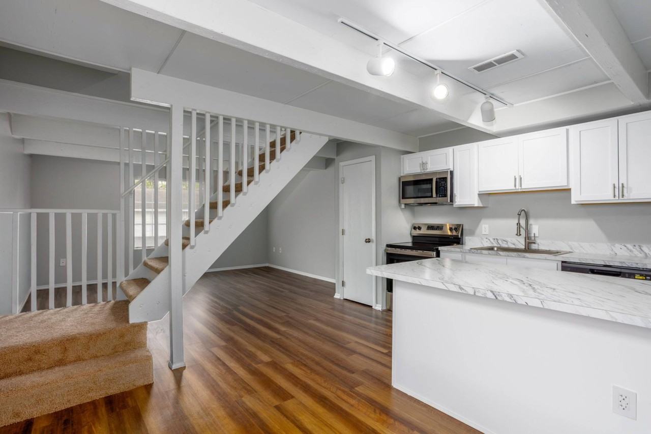 Chartwell Apartments - Photo 2 of 22