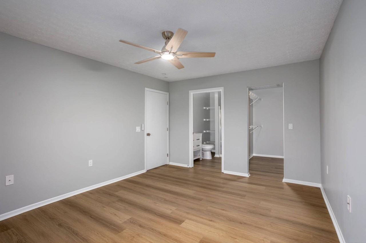 Chartwell Apartments - Photo 3 of 22