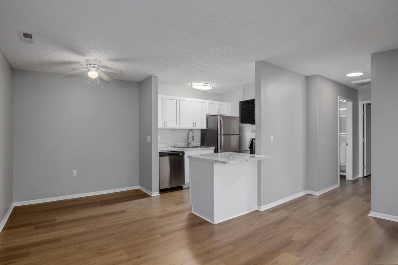 Chartwell Apartments - Photo 4 of 22