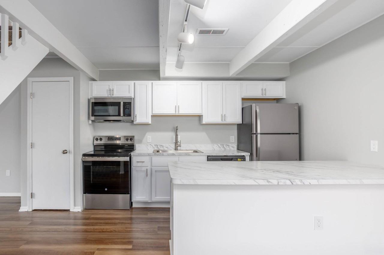 Chartwell Apartments - Photo 6 of 22