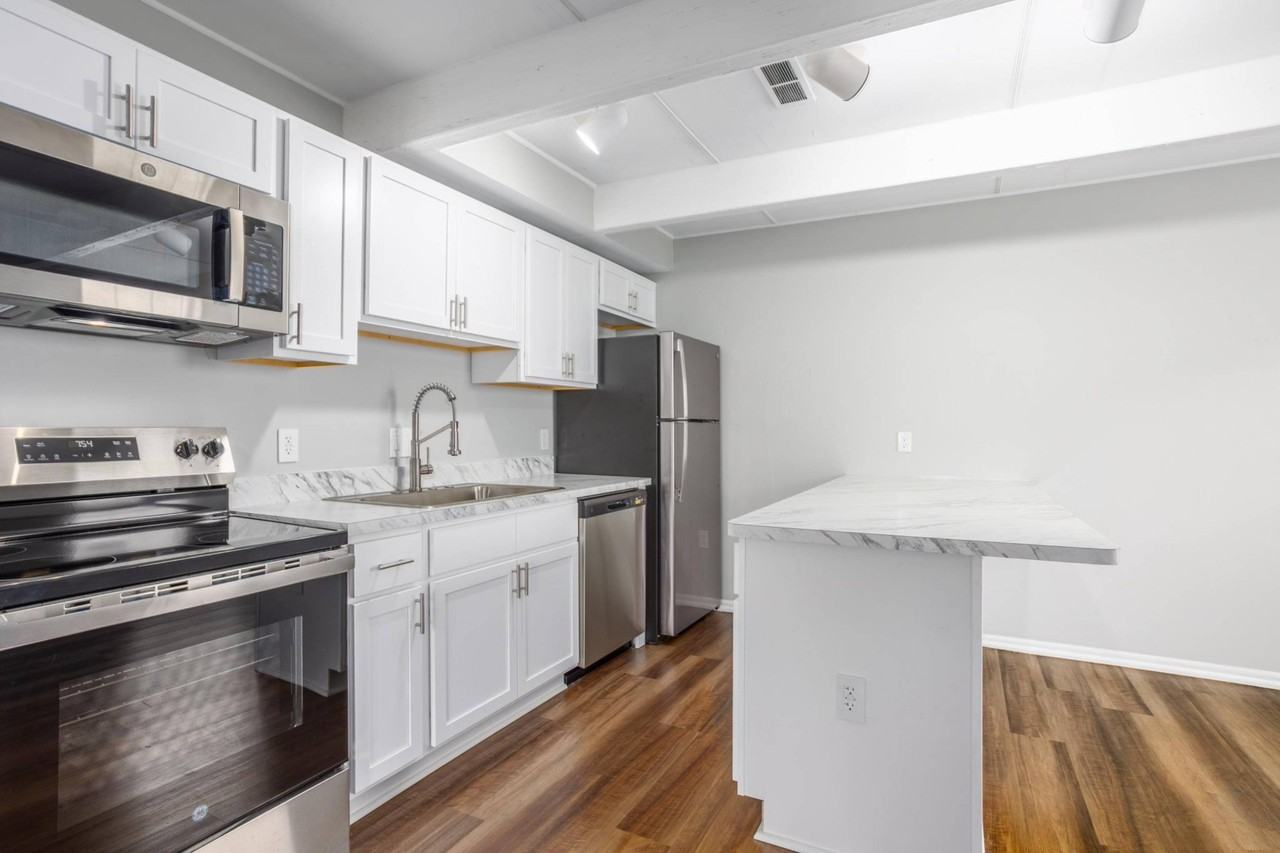 Chartwell Apartments - Photo 7 of 22
