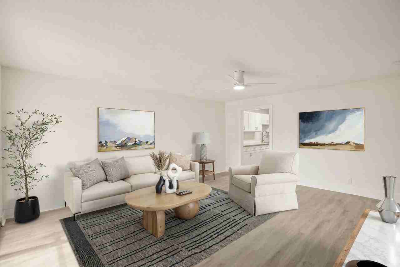 The Standard Apartments - Photo 6 of 28
