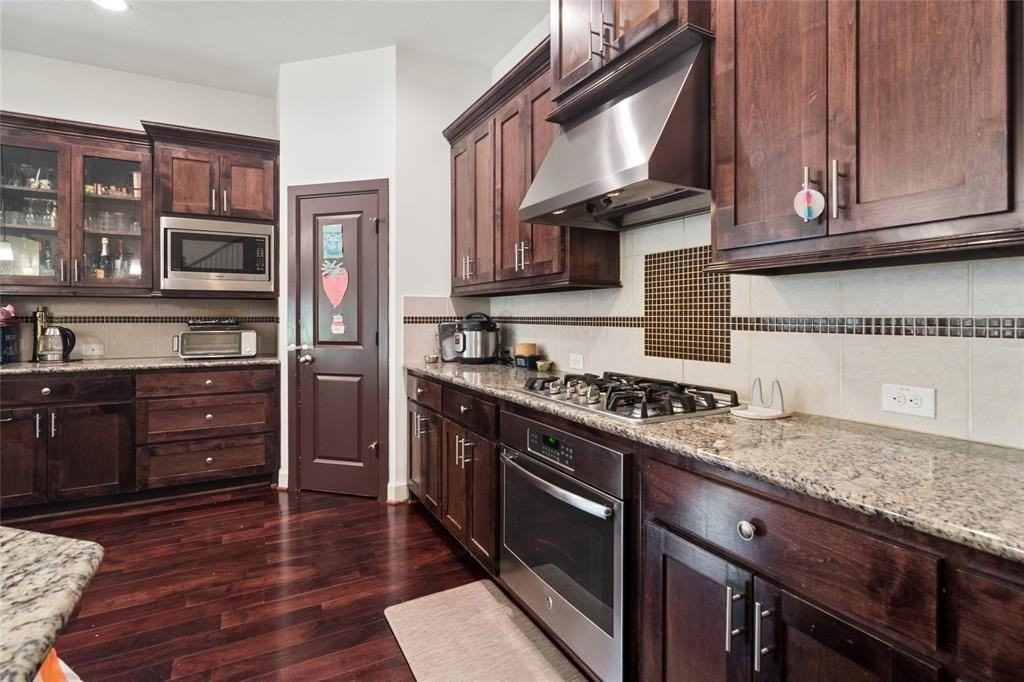 6715 Castillo St - Photo 6 of 24