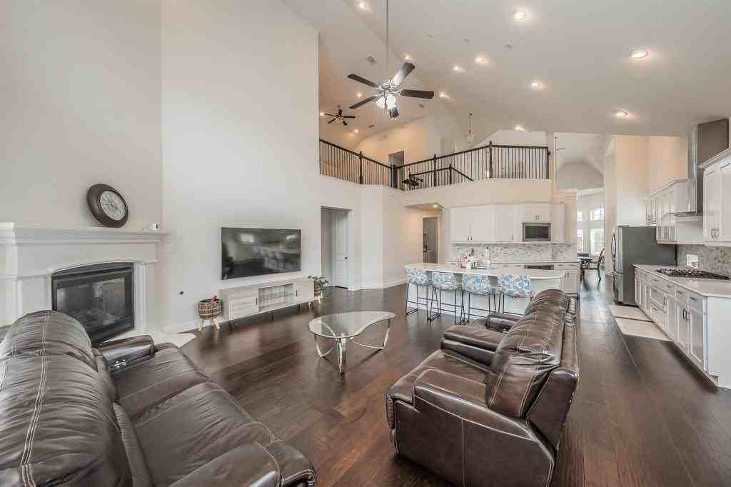 4032 Alpine Rose Ct - Photo 5 of 31