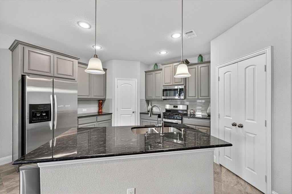 7815 Cottonwood Dr - Photo 7 of 25