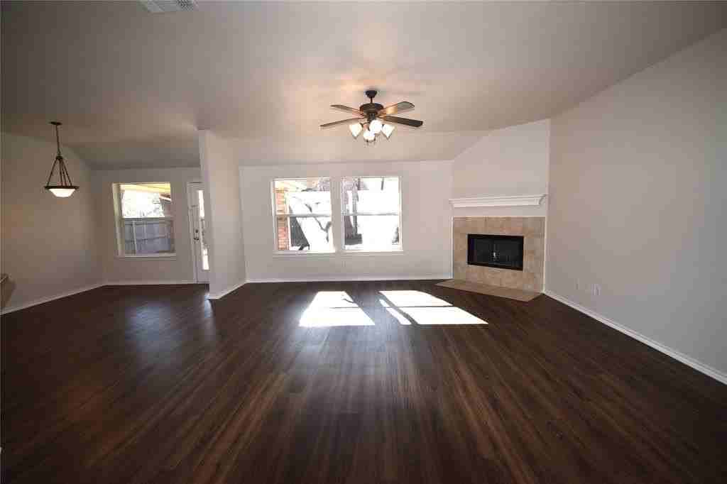 808 Royal Oak Ln - Photo 4 of 39