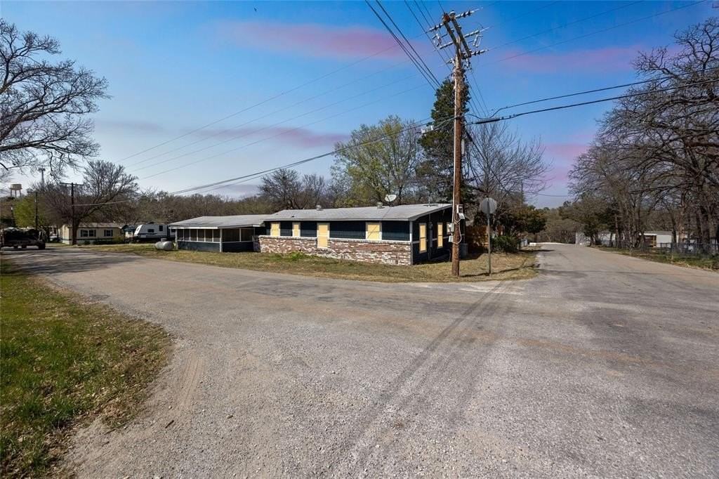 229 Sherman Dr - Photo 3 of 40