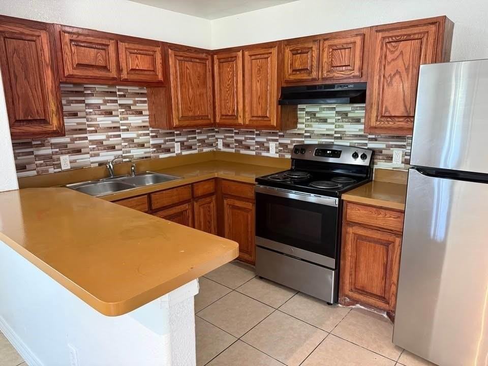 3103 N Crump St - Photo 5 of 19