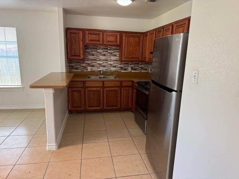 3103 N Crump St - Photo 6 of 19