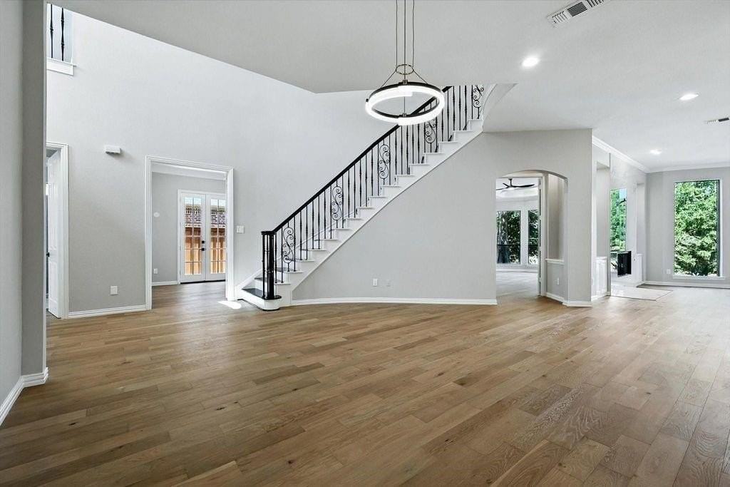 8220 Misty Shores Ln - Photo 4 of 40