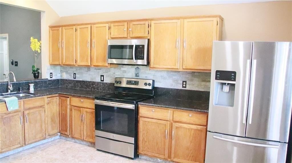 2226 Orchard Trl - Photo 3 of 15