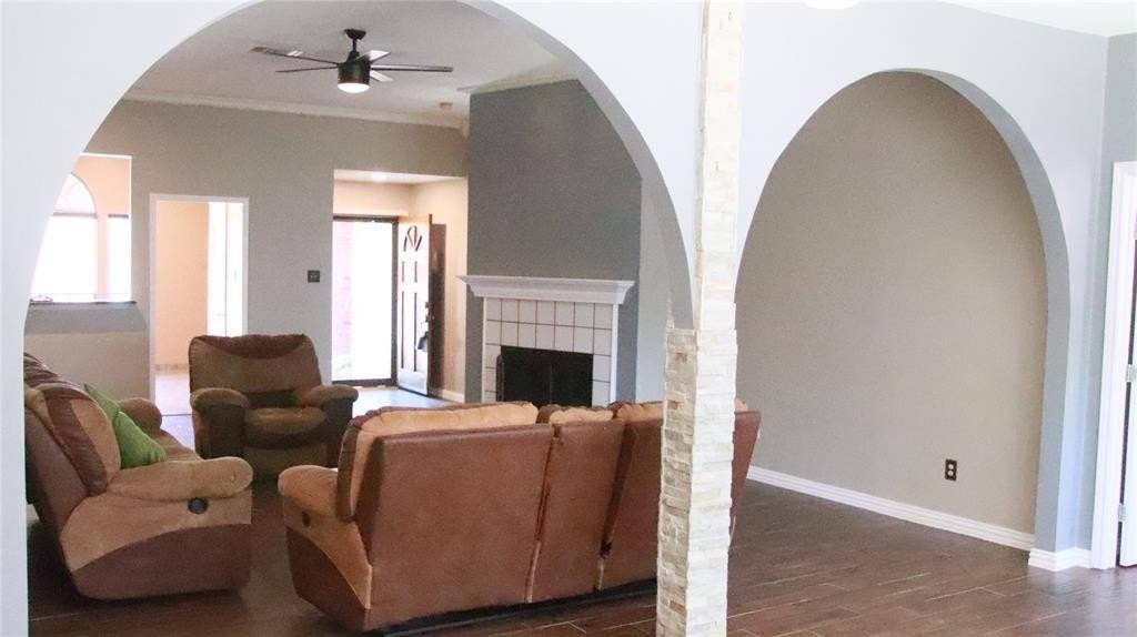 2226 Orchard Trl - Photo 5 of 15