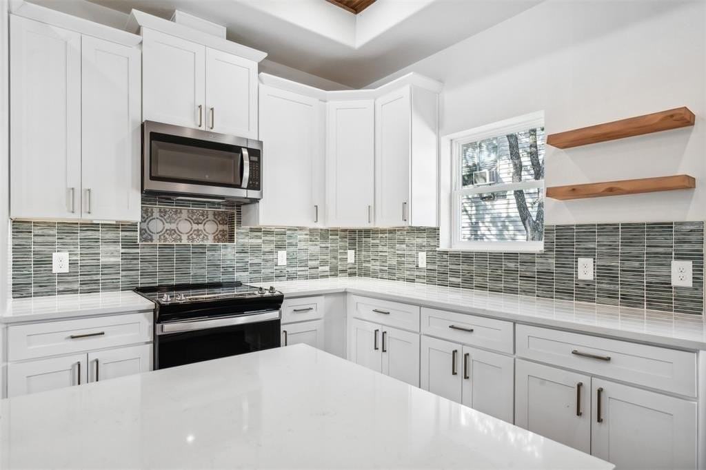 5718 Barkridge Dr - Photo 3 of 26