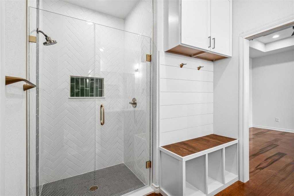 5718 Barkridge Dr - Photo 5 of 26