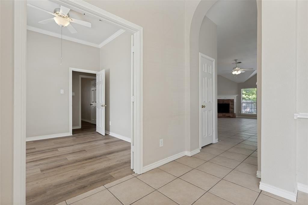 903 Redbud Dr - Photo 3 of 25