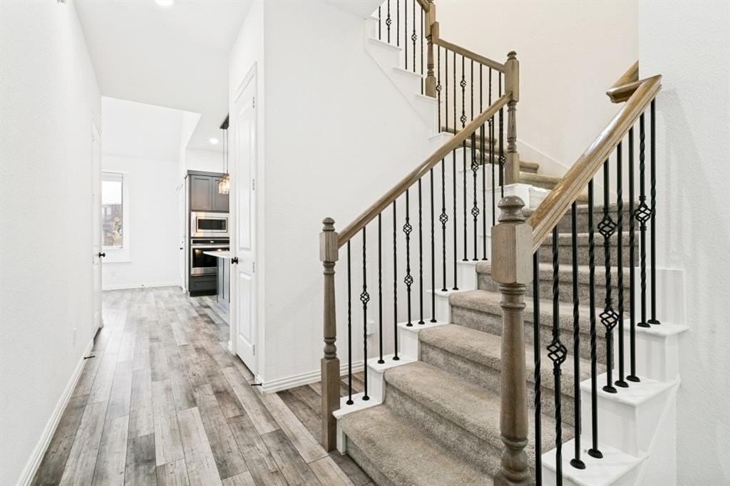 242 Woodson St - Photo 5 of 50