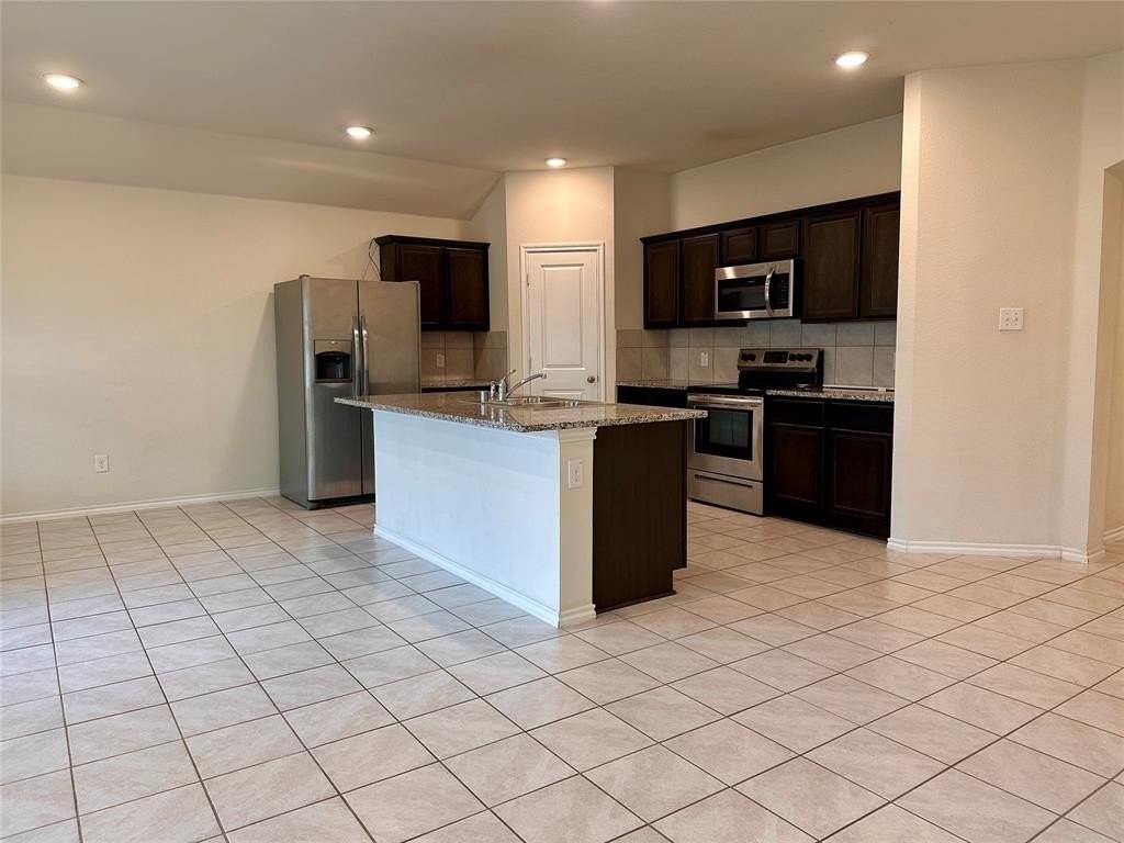 1108 Sapphire Dr - Photo 5 of 18