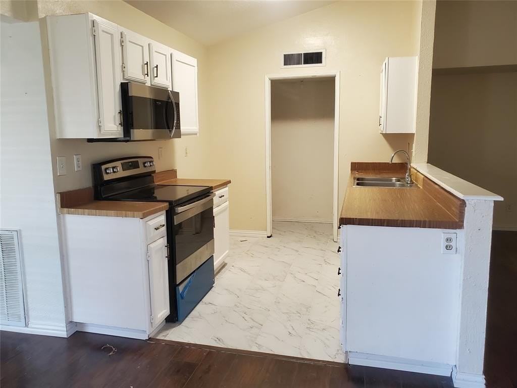 4527 Chapman St - Photo 5 of 12