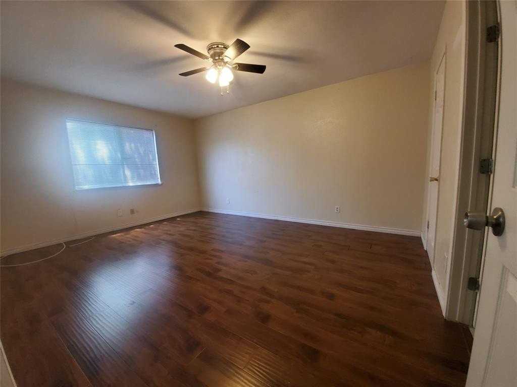 4527 Chapman St - Photo 6 of 12