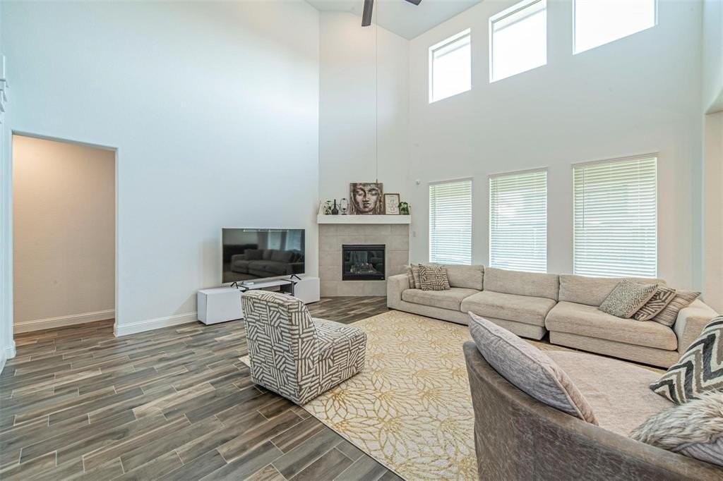 1190 Blazingstar Dr - Photo 3 of 15