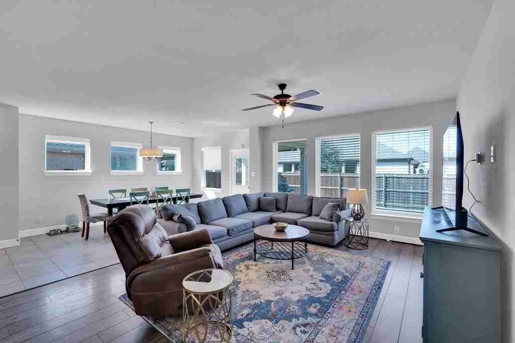 7412 Winterbloom Way - Photo 3 of 33