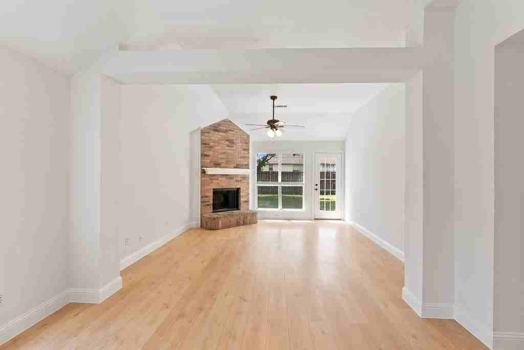 2809 Mitchell Ln - Photo 3 of 29